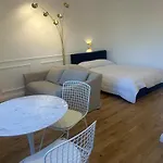 Premium Quiet Elegant Panoramic Elevator Apartment *