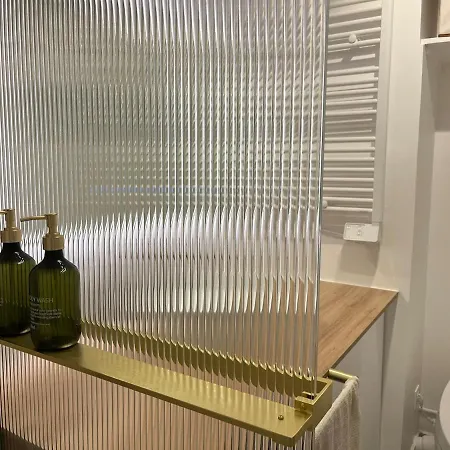 Premium Quiet Elegant Panoramic Elevator * Paris