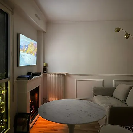 Premium Quiet Elegant Panoramic Elevator Apartment Paris