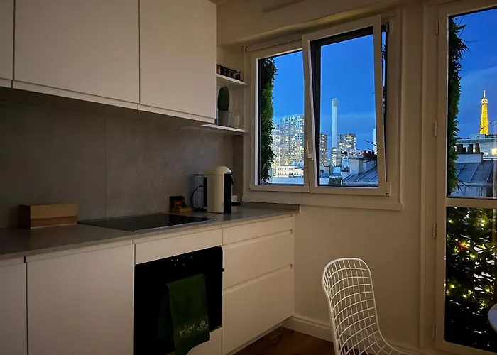 Premium Quiet Elegant Panoramic Elevator * פריז