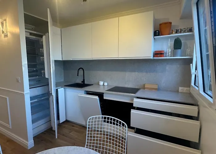 Premium Quiet Elegant Panoramic Elevator Апартаменты