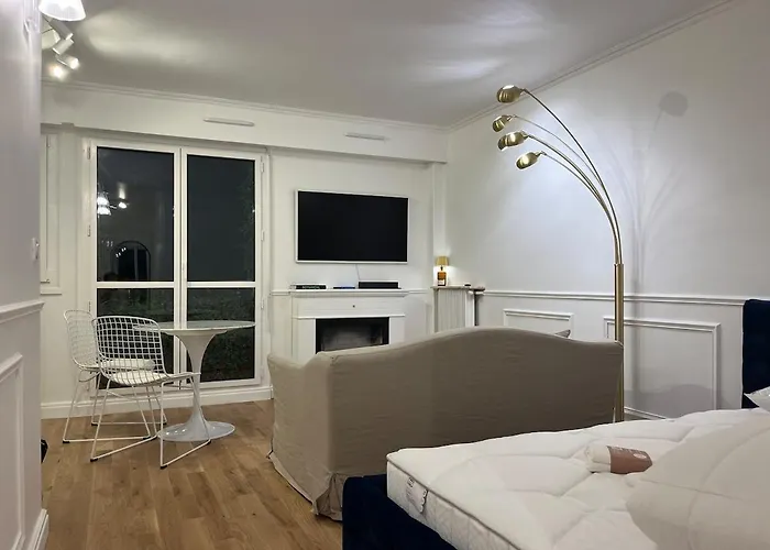 Apartment Premium Quiet Elegant Panoramic Elevator