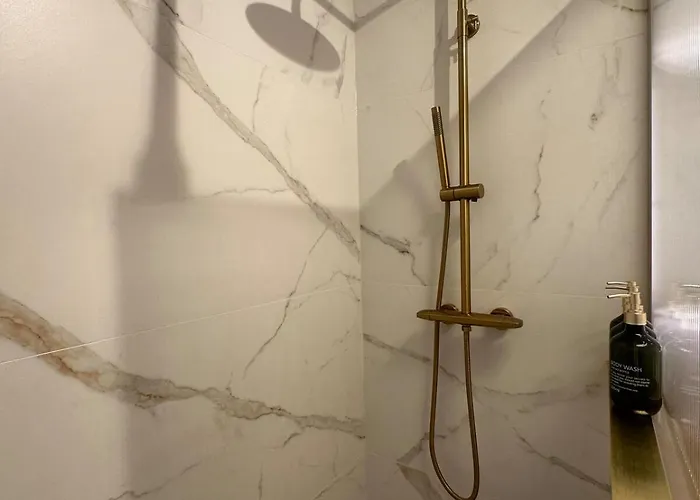 Premium Quiet Elegant Panoramic Elevator شقة